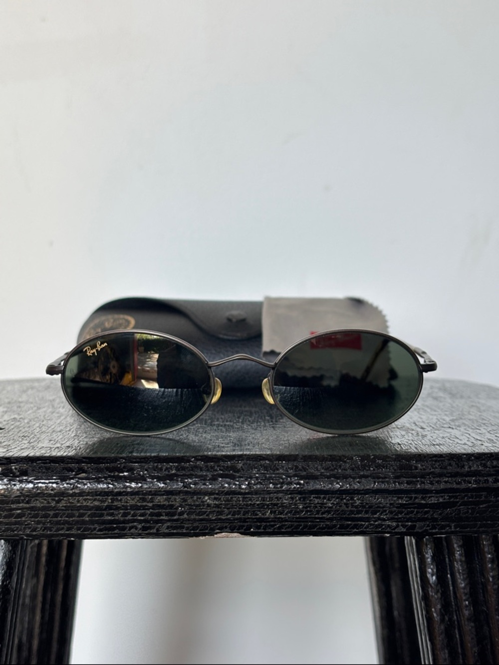 Vintage B&L Ray-Ban Black Metal Oval Sunglasses with Green Lenses - Picture 9 of 12